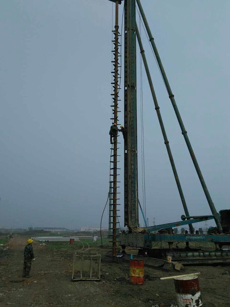 大直径,大扭矩劲性复合桩机研制成功